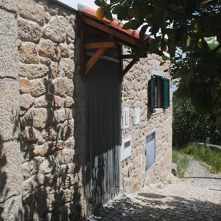 Moradia Familia Escoto Villa Monsanto Exterior photo
