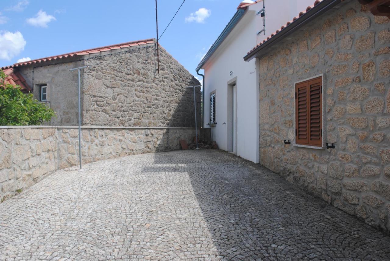 Moradia Familia Escoto Holiday home *