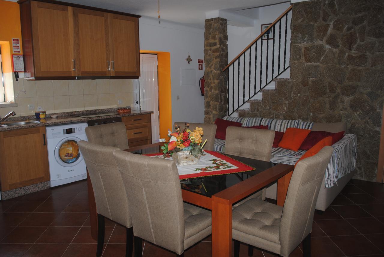 Moradia Familia Escoto Holiday home Monsanto