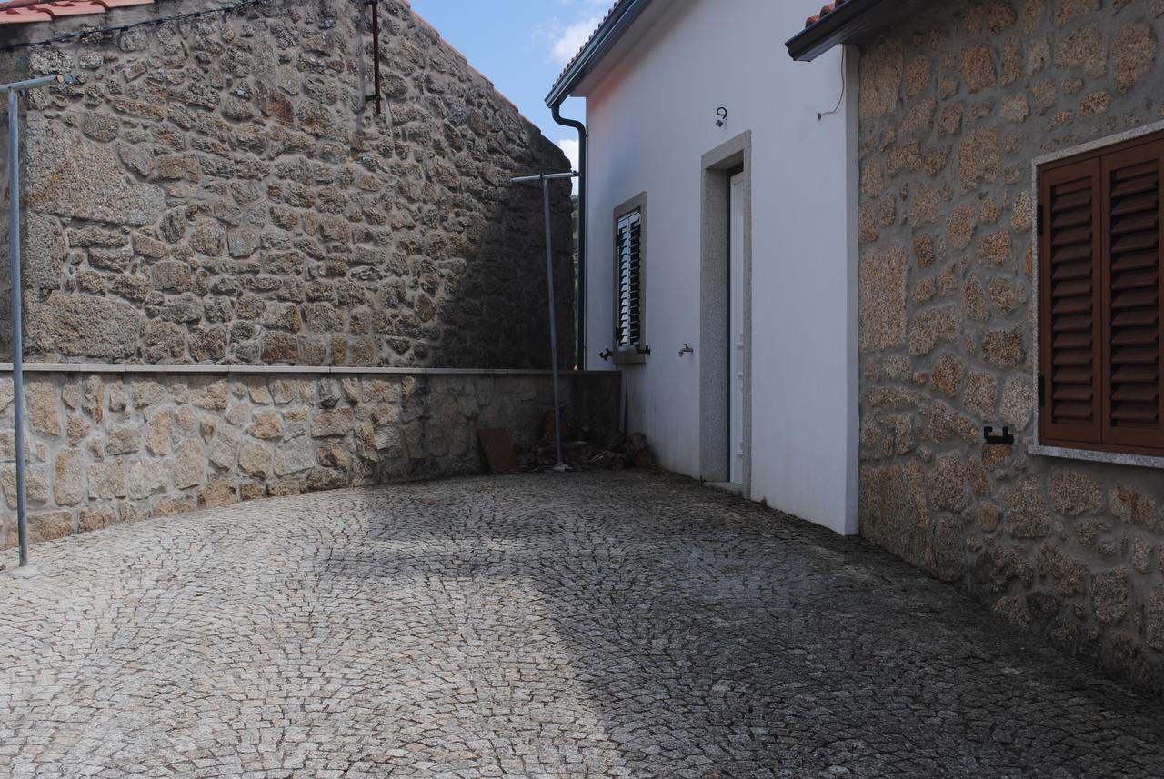 Moradia Familia Escoto Holiday home *